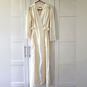 Vintage *Christian Dior* Sz S  antique white Satin Lace Double Bow Robe